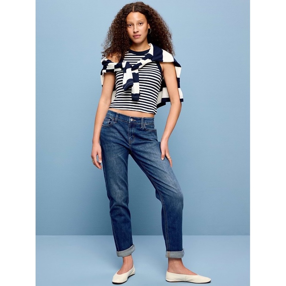 Old Navy Wow Boyfriend Jeans Mid-Rise Medium Wash Blue Denim 6 Tall NWT